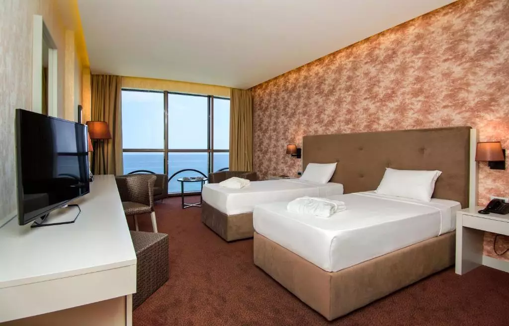 The Grand Gloria Hotel